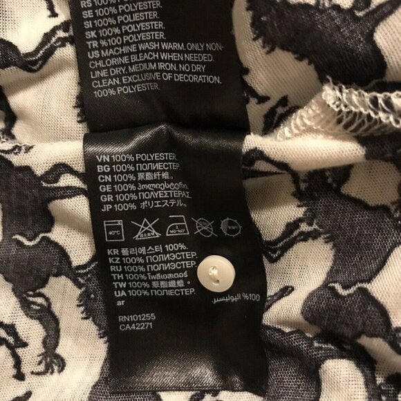 HORSE Theme knit top.  Size Medium.  Brand?  1/4 Button Down.  Back Yoke.  B22 - Picture 6 of 6